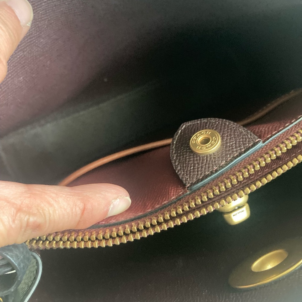 Black Leather Shoulder Bag - Picture 3 of 9